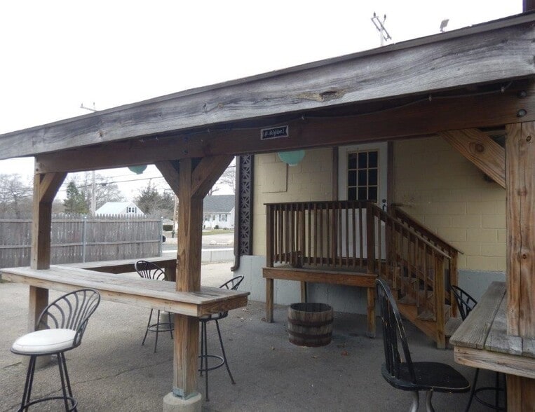 More Photos Of 354 Tiogue Ave, Coventry Restaurant For Sale