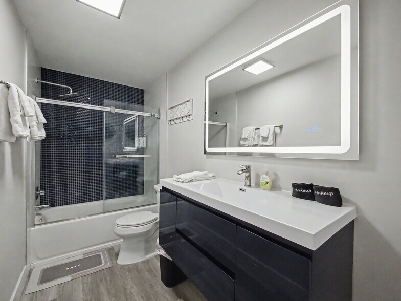 More Photos Of 112 Claremont Ln, Palm Beach Shores Apartments For Sale