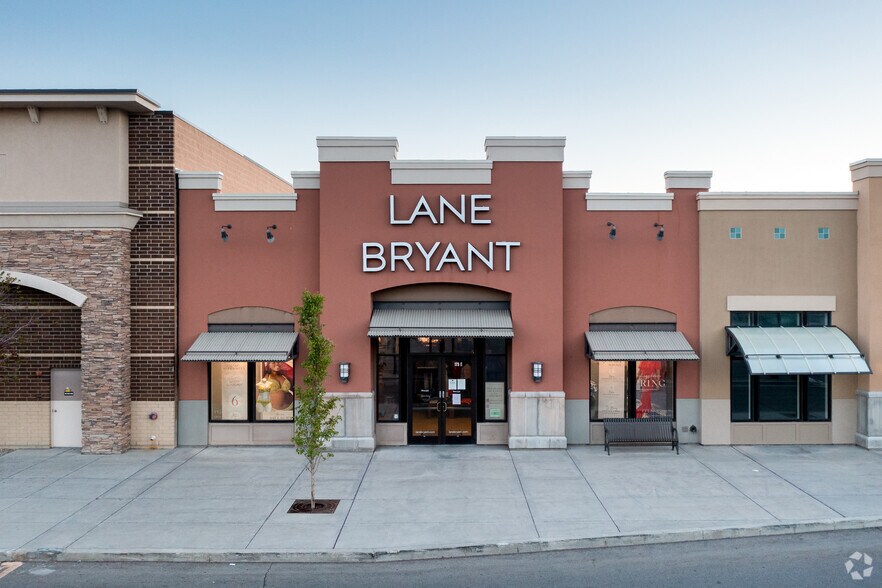 More Photos Of 147-175 E 12300 S, Draper Unknown For Lease