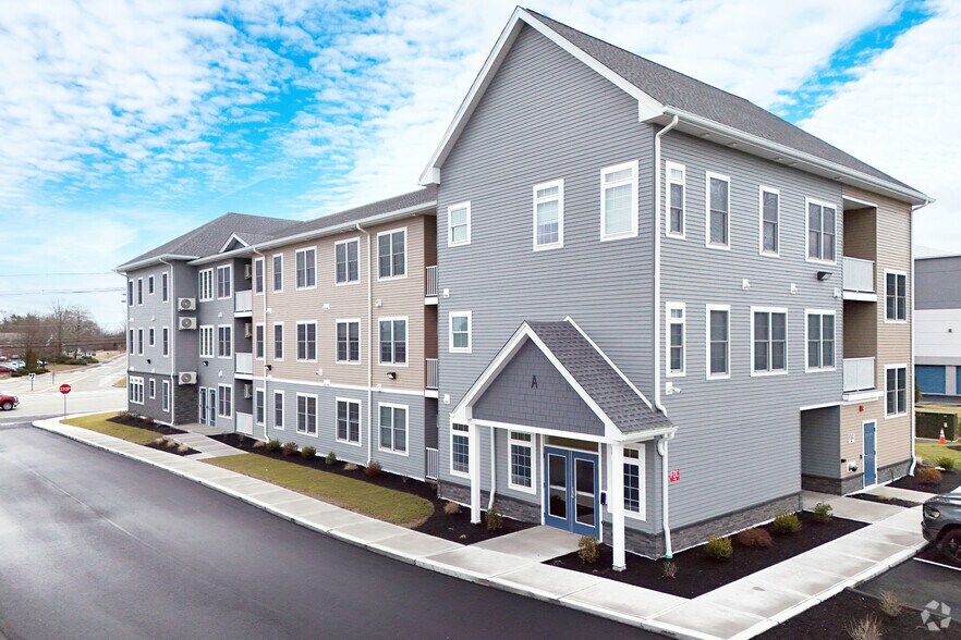 More Photos Of 13 Main St, Lakeville Apartments For Sale