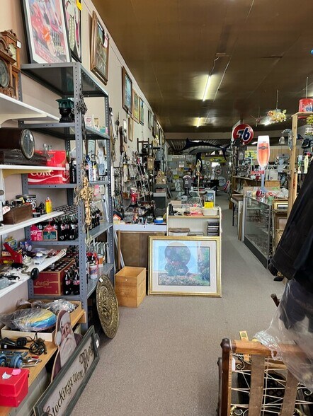 More Photos Of 108 Main St, Seminole Storefront For Sale