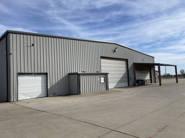 More Photos Of 801 E Mason, Mabank Industrial For Sale
