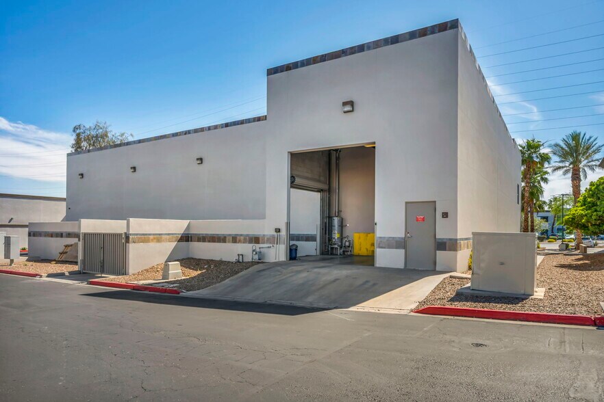 More Photos Of 159 N Gibson Rd, Henderson Warehouse For Sale