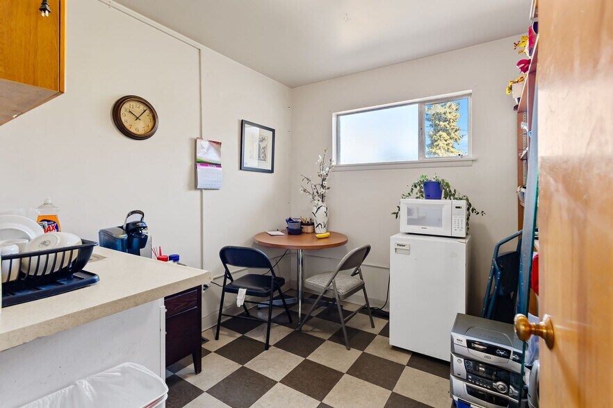 More Photos Of 216 N 40th Ave, Yakima Freestanding For Lease