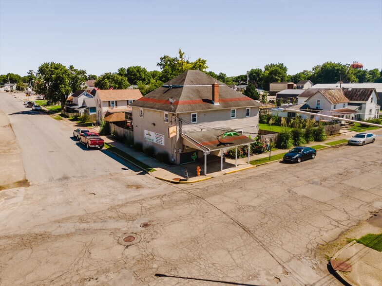 More Photos Of 706 S Washington St, Circleville Bar For Sale