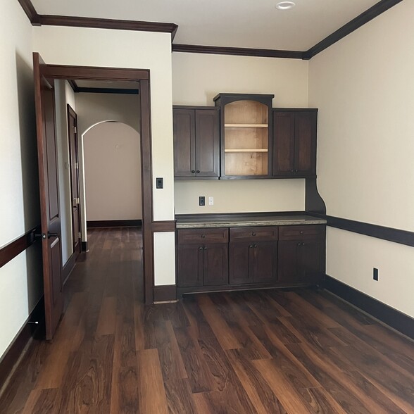 More Photos Of 12516 Cutten Rd, Houston Medical For Lease