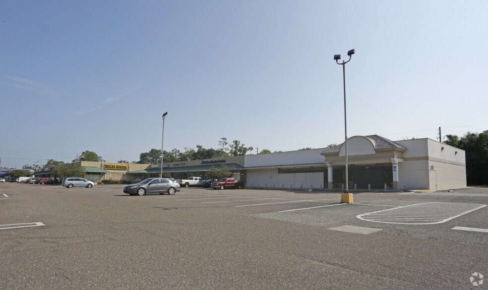 Primary Photo Of 5501-5541 Roosevelt Blvd, Jacksonville General Retail For Lease