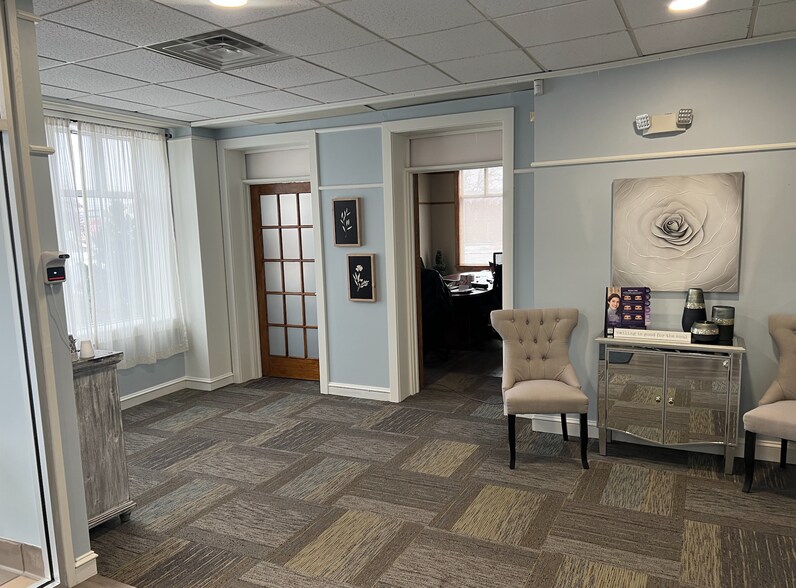 More Photos Of 1810 Erie Blvd E, Syracuse Office For Sale
