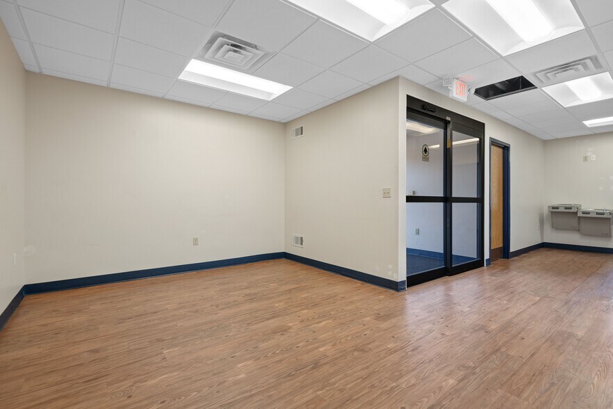 More Photos Of 99 November Dr, Camp Hill Medical For Lease