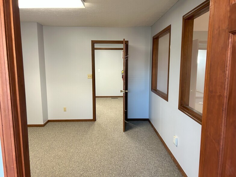 More Photos Of 4920 Reed Rd, Columbus Loft Creative Space For Lease