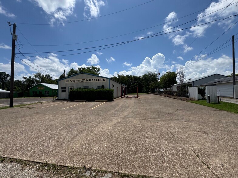 More Photos Of 15083 Highway 155 S, Tyler Warehouse For Sale