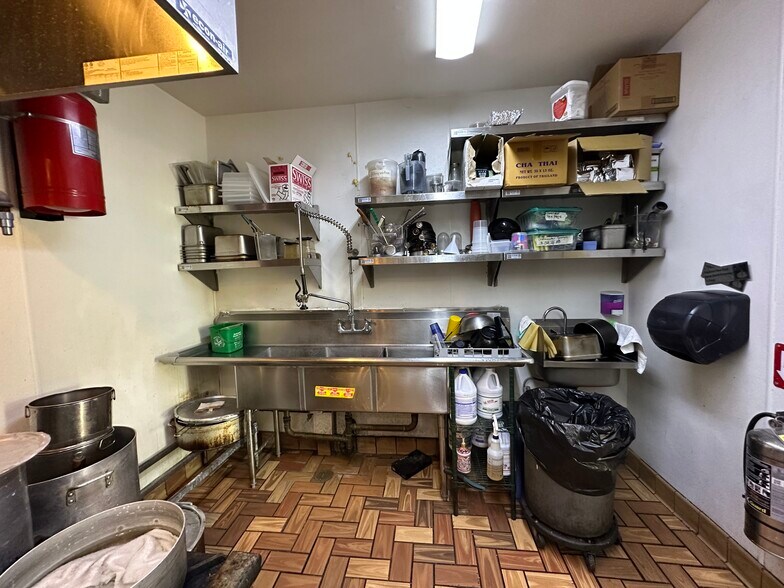 More Photos Of 2520-2540 S Azusa Ave, West Covina Storefront For Lease