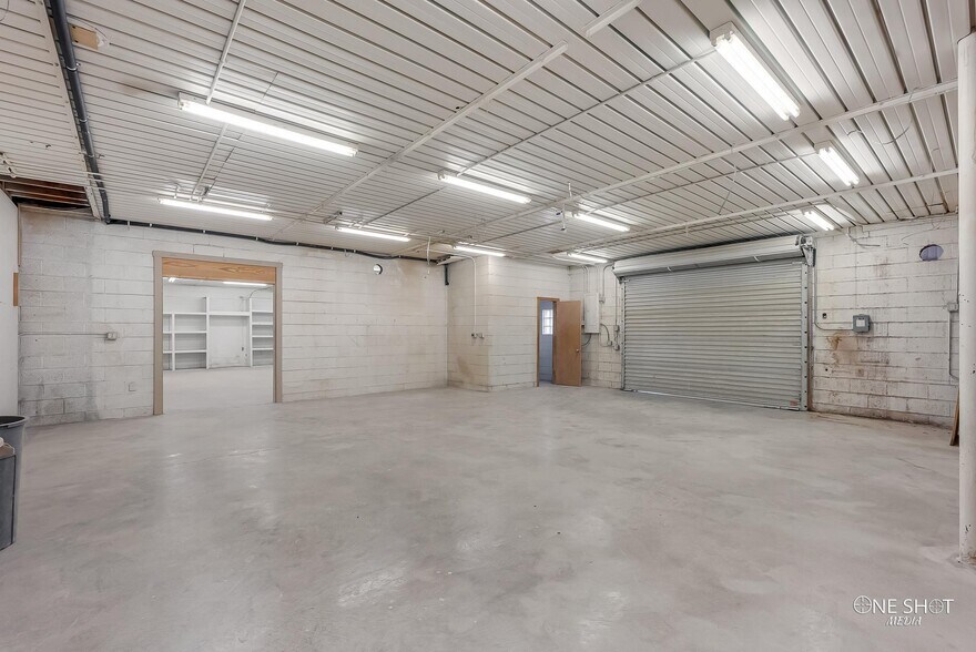 More Photos Of 1929 S Treadaway Blvd, Abilene Showroom For Lease