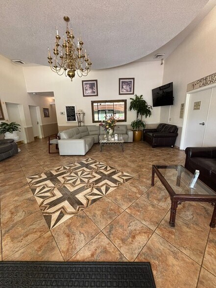 More Photos Of 1900 N Mills Ave, Orlando Medical For Lease