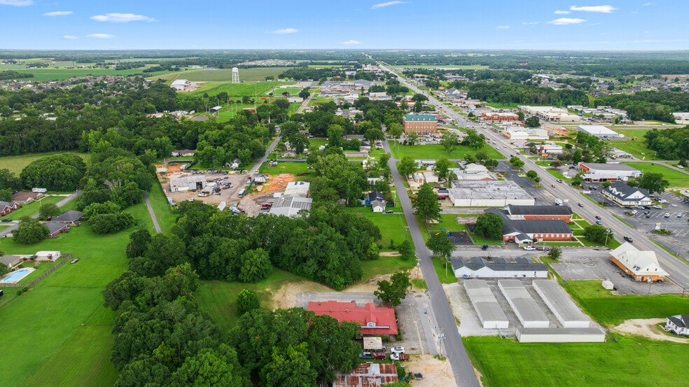 More Photos Of 22288 Pine St, Robertsdale Restaurant For Sale