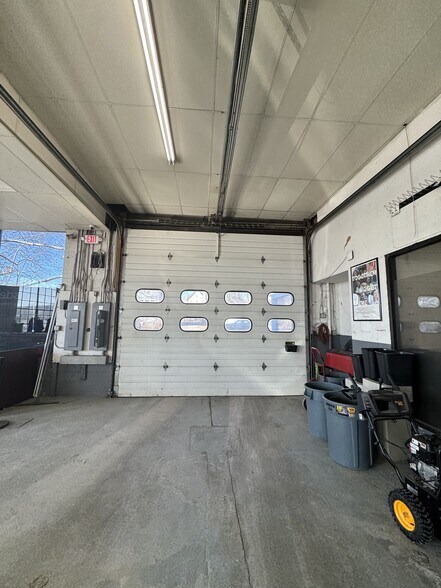 More Photos Of 28-38 Burnett Ave, Maplewood Manufacturing For Lease