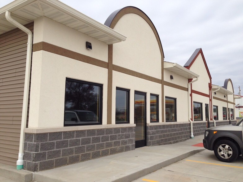 More Photos Of 407 S 4th St, Dunlap Storefront Retail Office For Lease