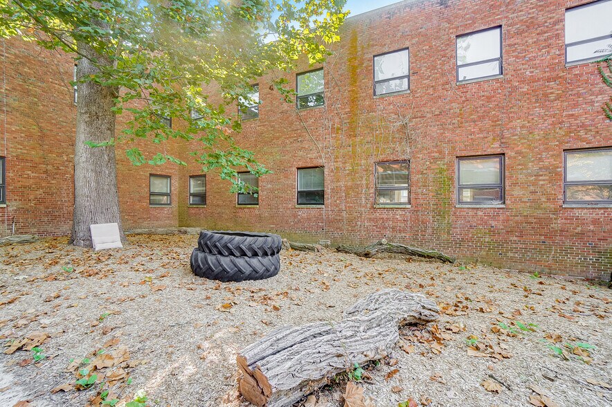 More Photos Of 800 Livermore St, Yellow Springs Research And Development For Sale