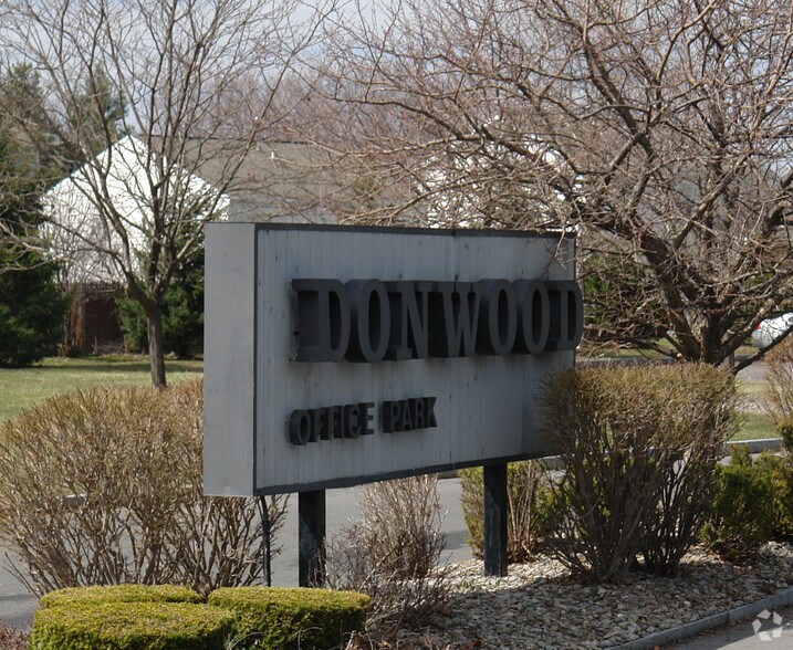 More Photos Of 101 Old Cove Rd, Liverpool Office For Lease