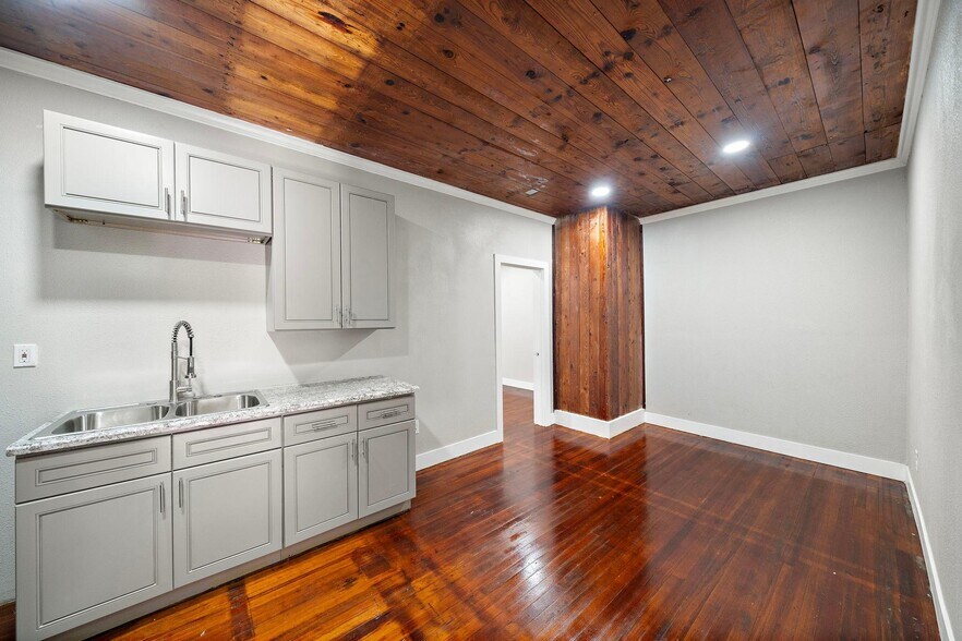 More Photos Of 2115 Broadway St, Galveston Apartments For Sale