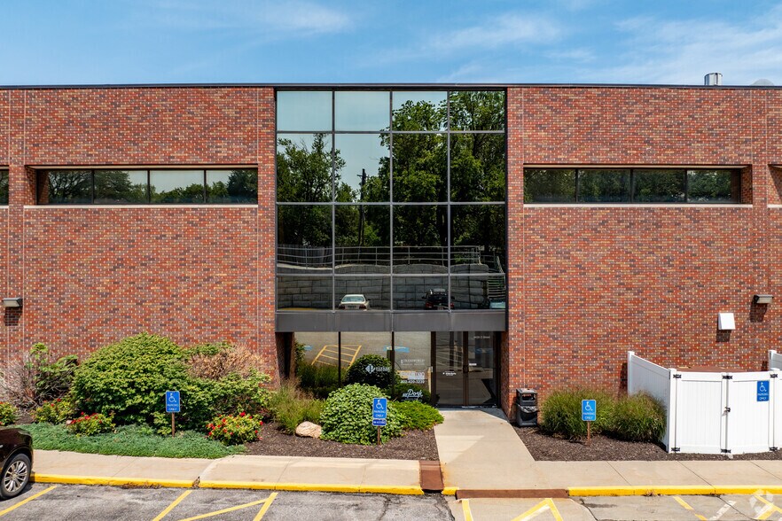 More Photos Of 4401-4435 O St, Lincoln Office For Sale
