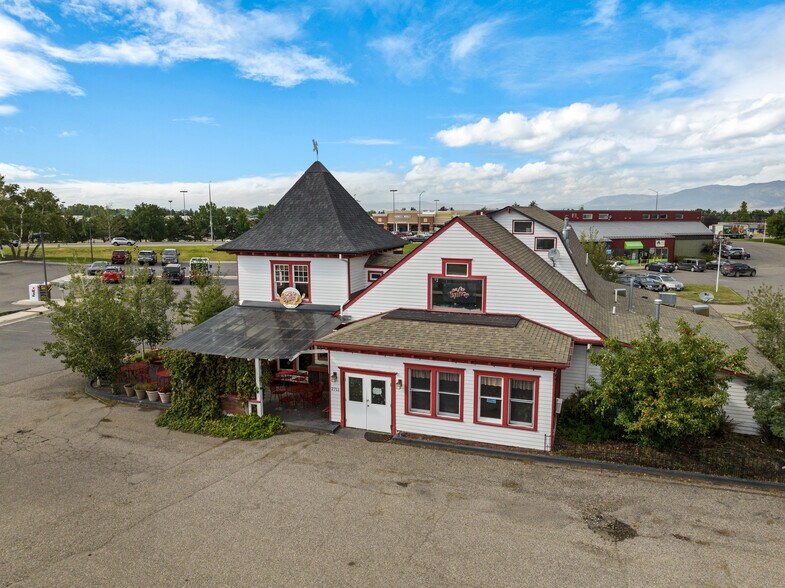 More Photos Of 2711 W College St, Bozeman Restaurant For Sale