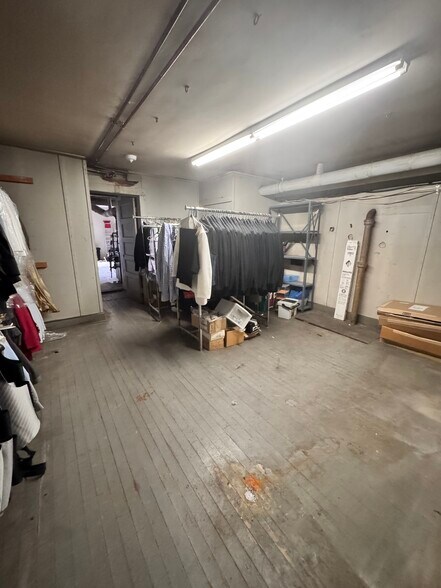 More Photos Of 204 Lancaster St, Albany Storefront Retail Residential For Sale