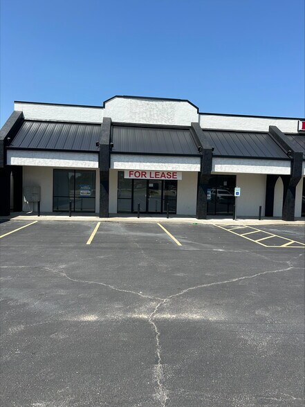 More Photos Of 8507 S Western Ave, Oklahoma City Freestanding For Lease