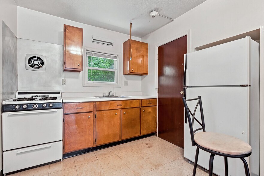 More Photos Of 219 River St, Woonsocket Apartments For Sale