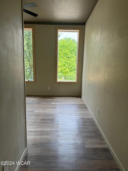 More Photos Of 28 N Main St, Kenton Office For Lease