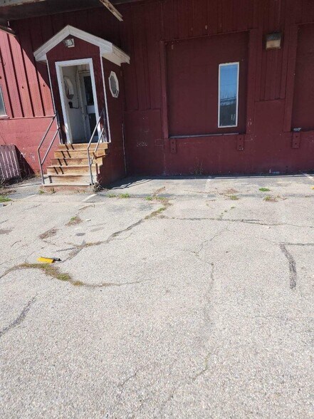 More Photos Of 1030 Water St, North Bennington Warehouse For Lease