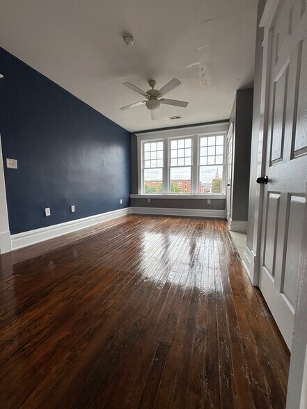 More Photos Of 108-110 E Main St, Columbus Storefront Retail Office For Sale