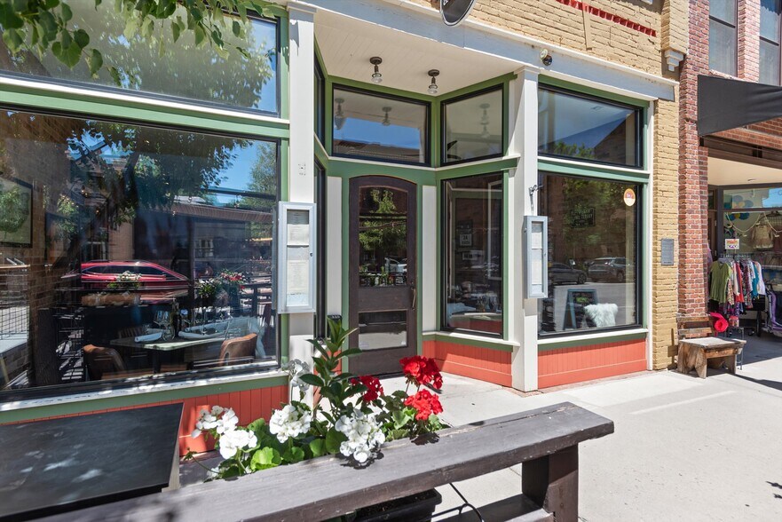 More Photos Of 335 Main St, Carbondale General Retail For Sale