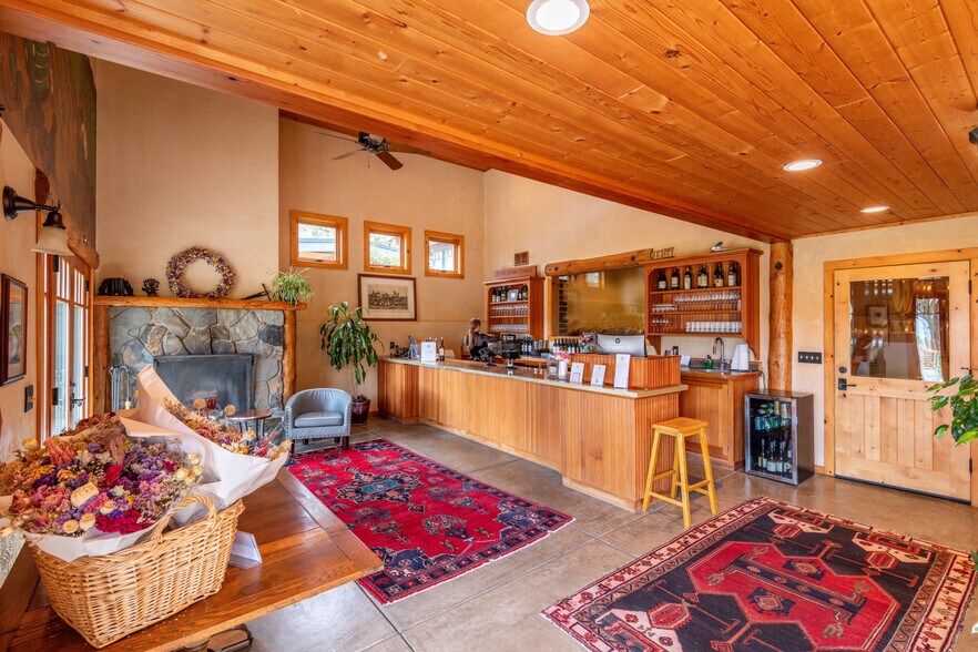 More Photos Of 818 Slagle Creek Rd, Grants Pass Winery Vineyard For Sale
