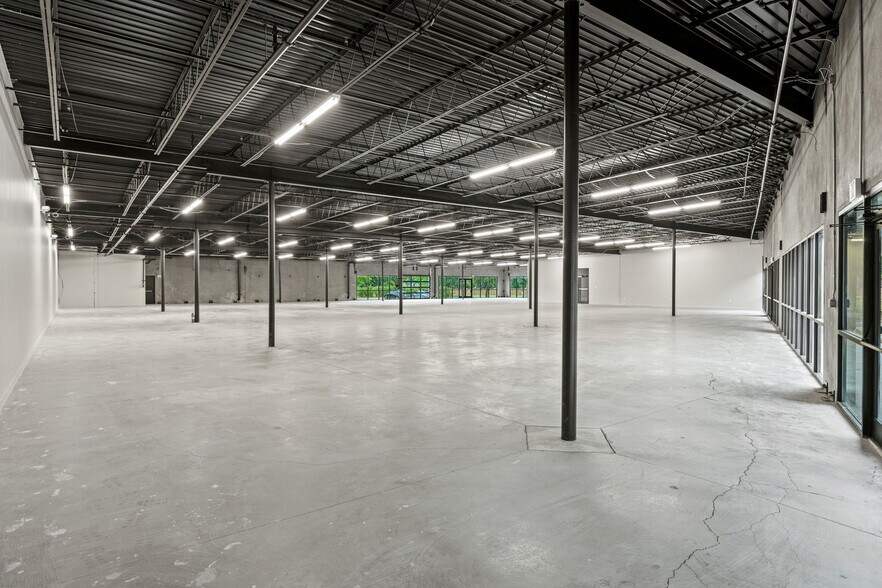 More Photos Of 3033 W Royal Ln, Irving Showroom For Sale