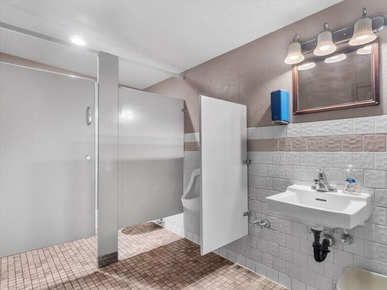 More Photos Of 611 Hwy 50, Zephyr Cove Restaurant For Sale