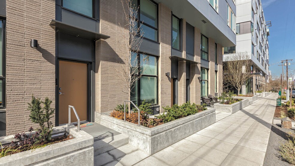 More Photos Of 221 Minor Ave N, Seattle Multifamily For Sale