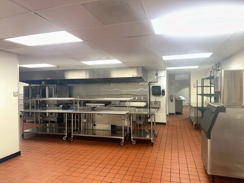 More Photos Of 1111 Louisiana St, Houston Office For Lease