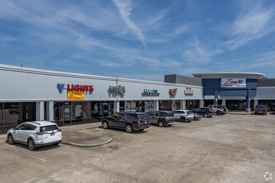 More Photos Of 10703-10765 Gulf Fwy, Houston Unknown For Lease