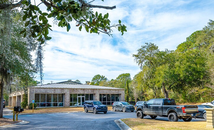 Primary Photo Of 4425 Belle Oaks Dr, North Charleston Light Distribution For Sale