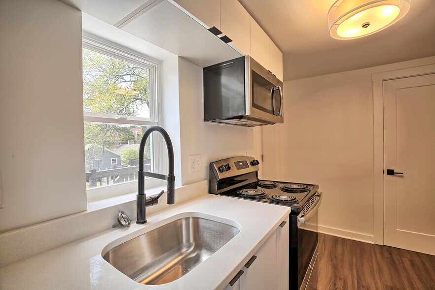 More Photos Of 1026 Ashby Grv SW, Atlanta Apartments For Sale