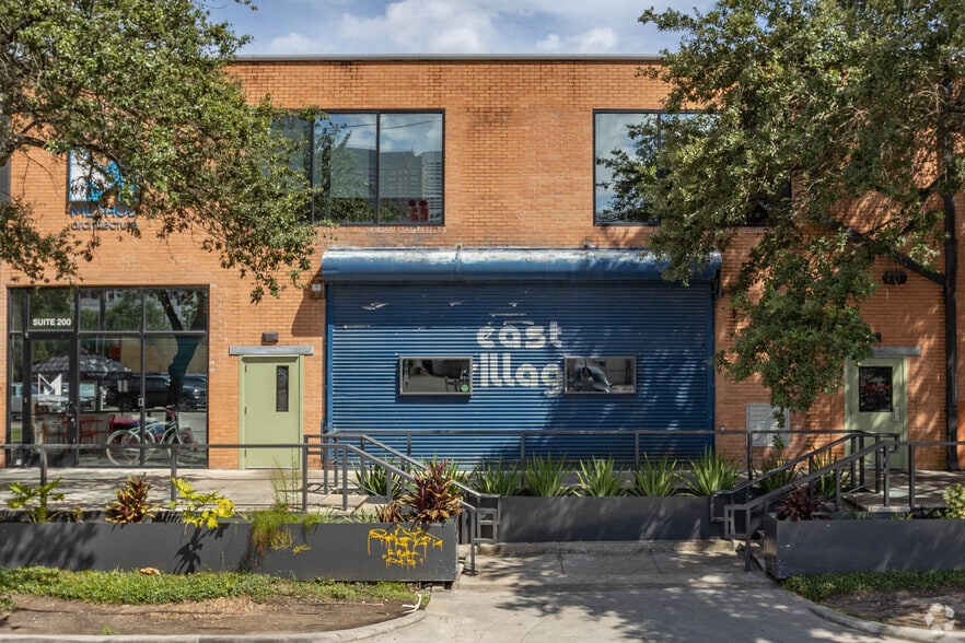 More Photos Of 2118 Lamar St, Houston Storefront Retail Office For Lease