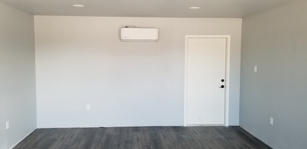 More Photos Of 1545 S State Highway 46, New Braunfels Self Storage For Lease