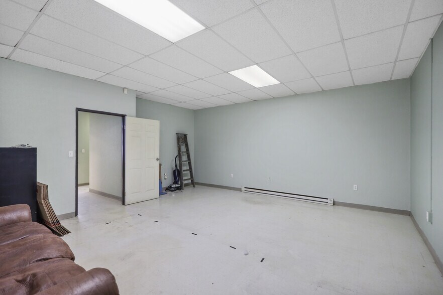 More Photos Of 854 Baseline Pl, Brighton Warehouse For Sale