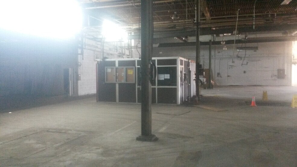 More Photos Of 315 W Mill St, Beaver Dam Manufacturing For Lease