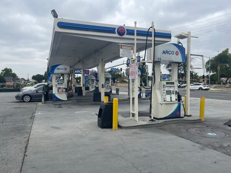 More Photos Of 9706 Telegraph Rd, Downey Service Station For Sale