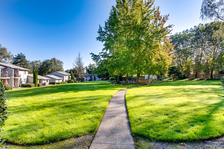 More Photos Of 10650 SW 121st Ave, Tigard Apartments For Sale