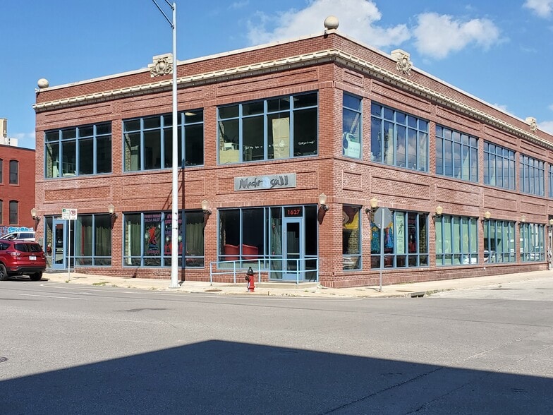 More Photos Of 1625-1627 Oak St, Kansas City Storefront Retail Office For Lease