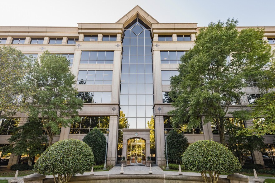 More Photos Of 200 Mansell Ct E, Roswell Unknown For Lease