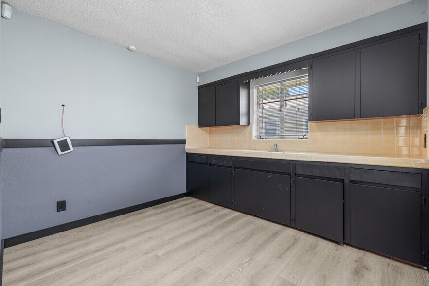 More Photos Of 1612 Pecan Blvd, McAllen Freestanding For Sale